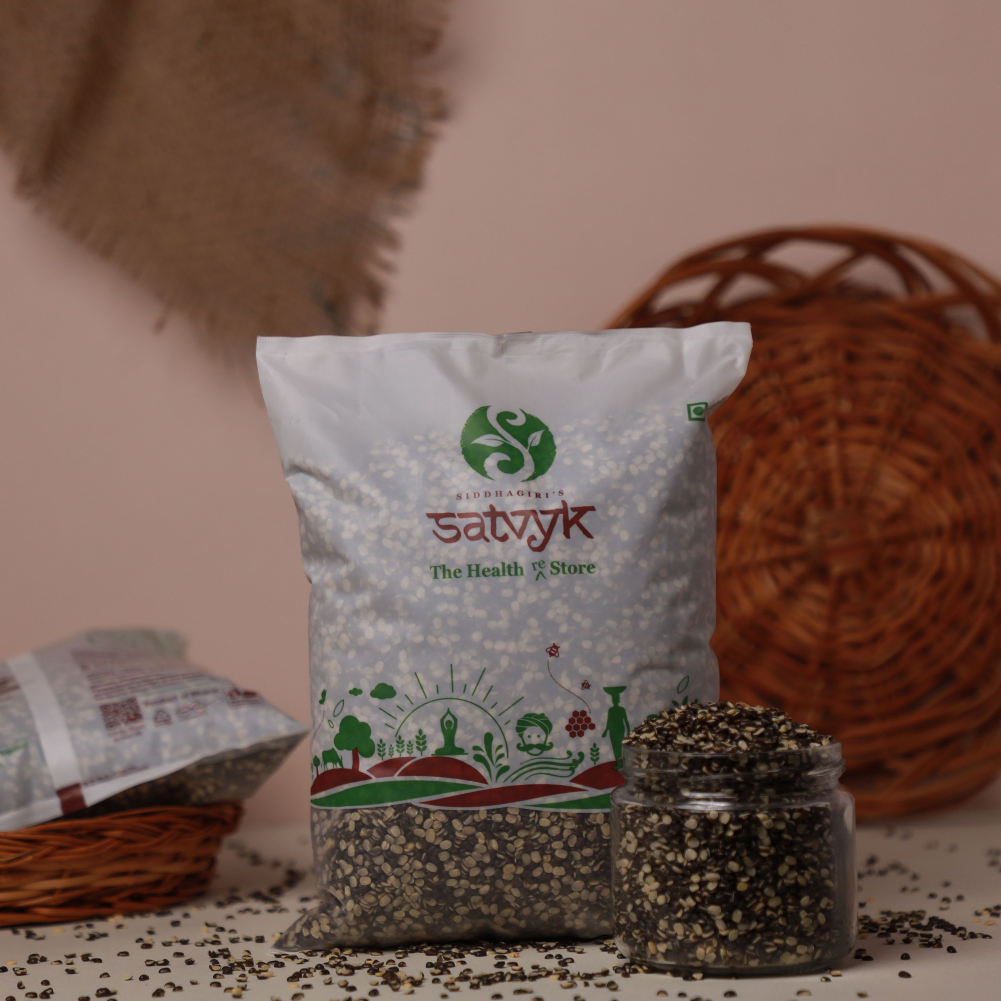 Urad Dal Chilka, Urad Dal Split with Skin, Black Gram | Unpolished, Organic and Pesticide-free | Kali Urad Dal Chilka
